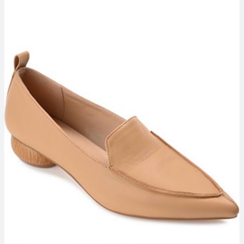 NWT Journee Collection
Women's Maggs Pointed Toe Loafers